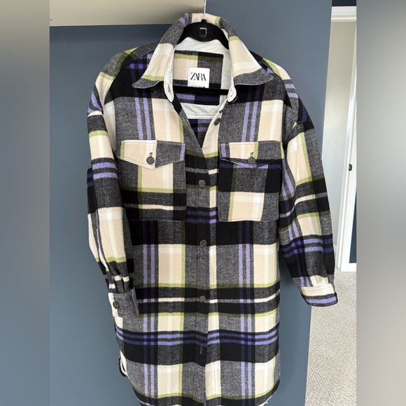 Zara Plaid Button-Up Shacket Removable Hood - Picture 3 of 6
